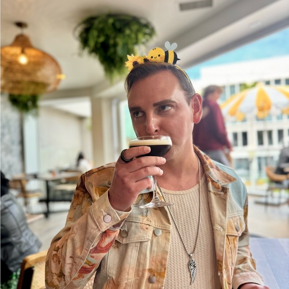 Meet your Posher, Alex - Picture 7 of 8